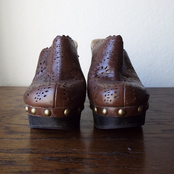 Clogs - Picture 2 of 5